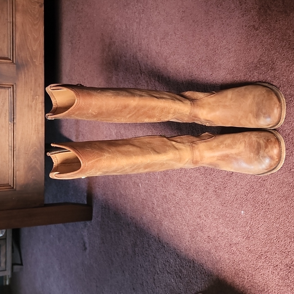 FRYE BOOTS BROWN  STRURDY LEATHER WORN A HANDFUL OF TIMES